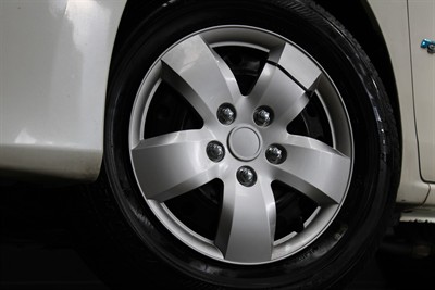 2014 Nissan Serena - Thumbnail