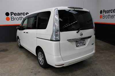 2014 Nissan Serena - Thumbnail
