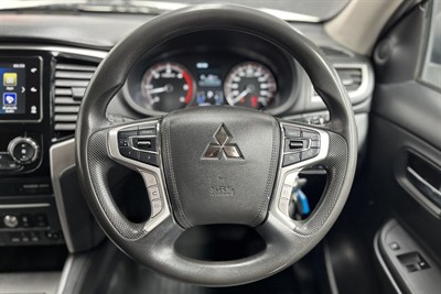 2022 Mitsubishi Triton - Thumbnail