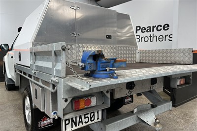 2022 Mitsubishi Triton - Thumbnail