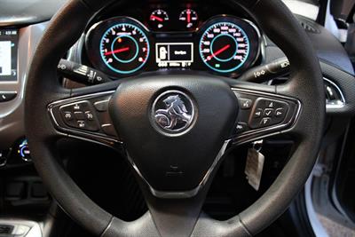 2018 Holden Astra - Thumbnail