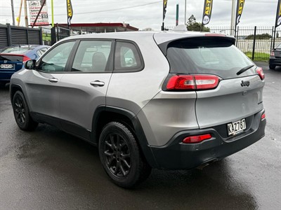 2016 Jeep CHEROKEE - Thumbnail