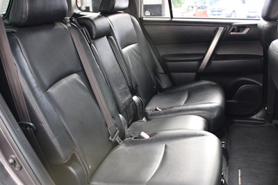 2010 Toyota HIGHLANDER - Thumbnail