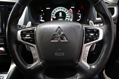 2020 Mitsubishi Pajero Sport - Thumbnail