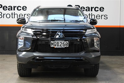 2020 Mitsubishi Pajero Sport - Thumbnail