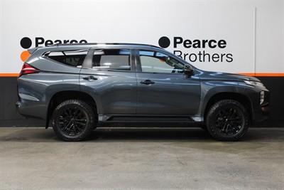 2020 Mitsubishi Pajero Sport - Thumbnail