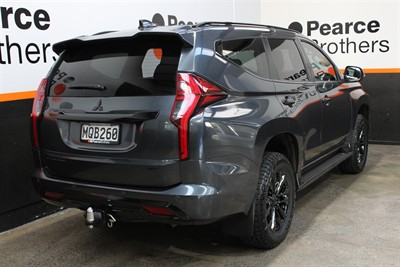 2020 Mitsubishi Pajero Sport - Thumbnail
