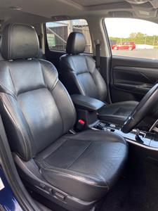 2021 Mitsubishi Outlander - Thumbnail