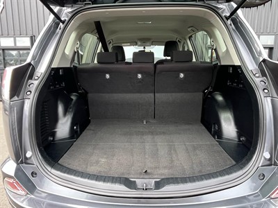 2017 Toyota RAV4 - Thumbnail