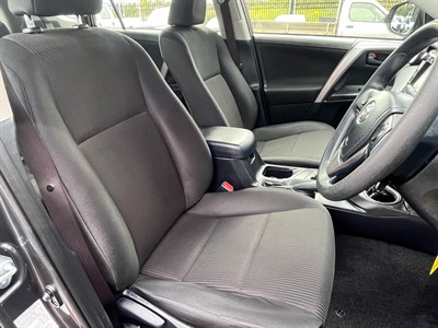 2017 Toyota RAV4 - Thumbnail