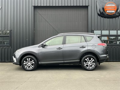 2017 Toyota RAV4 - Thumbnail
