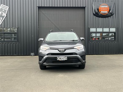 2017 Toyota RAV4 - Thumbnail