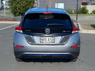 2018 Nissan Leaf - Thumbnail