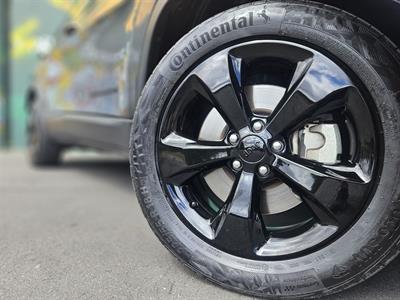 2020 Jeep CHEROKEE - Thumbnail