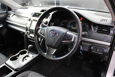 2017 Toyota Camry - Thumbnail