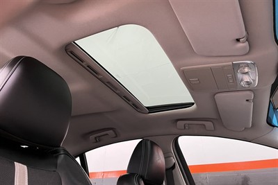 2015 Holden Commodore - Thumbnail