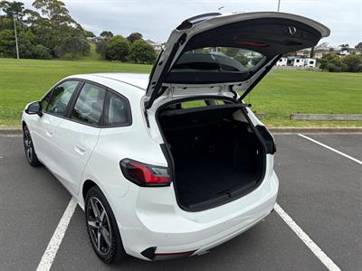 2023 BMW 225e - Thumbnail