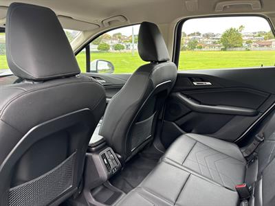 2023 BMW 225e - Thumbnail