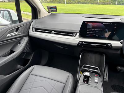 2023 BMW 225e - Thumbnail