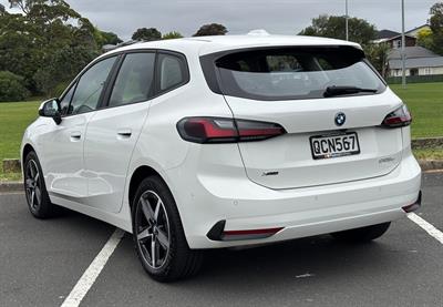 2023 BMW 225e - Thumbnail