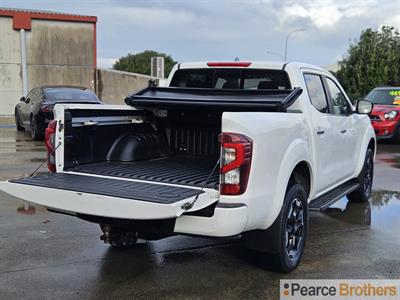 2021 Nissan Navara - Thumbnail