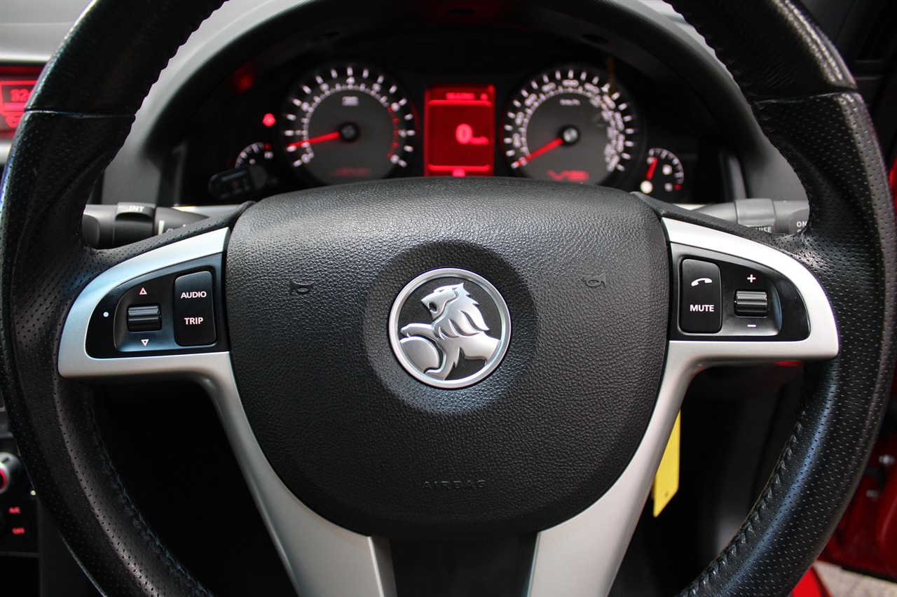 2010 Holden COMMODORE