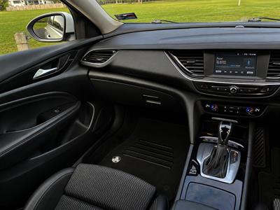 2021 Holden Commodore - Thumbnail