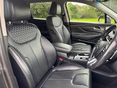 2018 Hyundai SANTA FE - Thumbnail