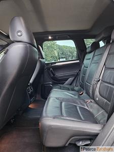 2015 Volkswagen Touareg - Thumbnail