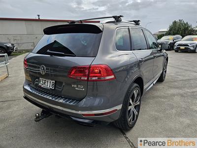 2015 Volkswagen Touareg - Thumbnail