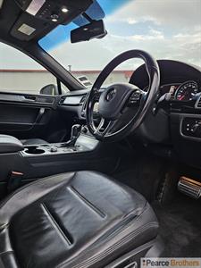 2015 Volkswagen Touareg - Thumbnail