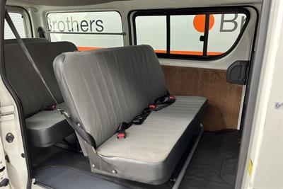 2010 Toyota Hiace - Thumbnail