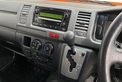 2010 Toyota Hiace - Thumbnail