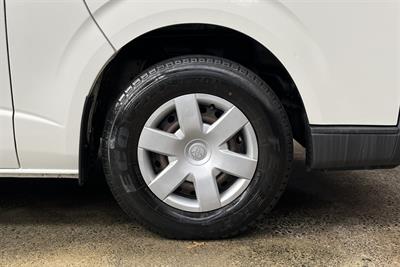 2010 Toyota Hiace - Thumbnail