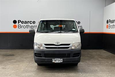 2010 Toyota Hiace - Thumbnail