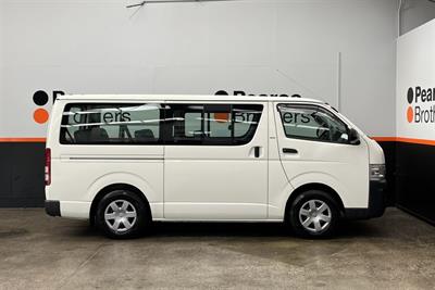 2010 Toyota Hiace - Thumbnail