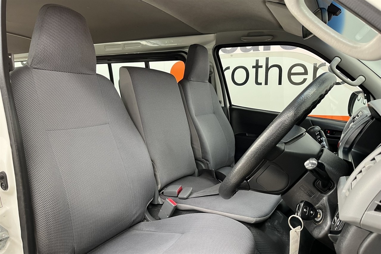2010 Toyota Hiace