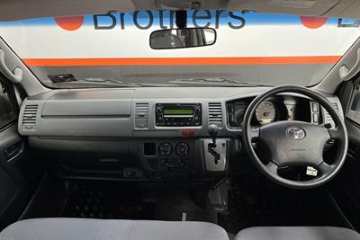 2010 Toyota Hiace - Thumbnail