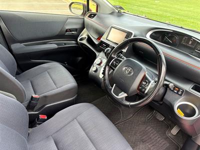 2016 Toyota Sienta - Thumbnail