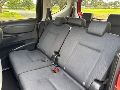 2016 Toyota Sienta - Thumbnail