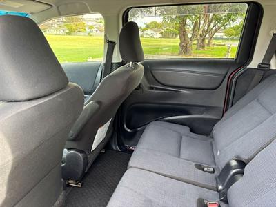 2016 Toyota Sienta - Thumbnail