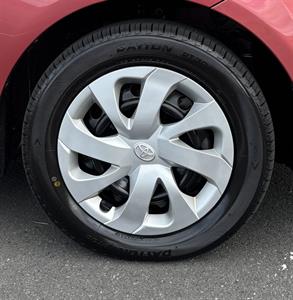 2016 Toyota Sienta - Thumbnail