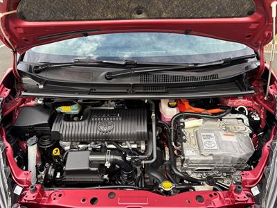 2016 Toyota Sienta - Thumbnail