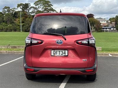 2016 Toyota Sienta - Thumbnail