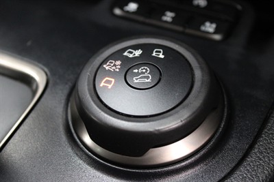 2022 Ford Everest - Thumbnail