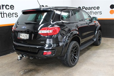 2022 Ford Everest - Thumbnail