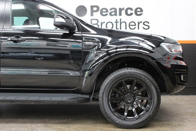 2022 Ford Everest - Thumbnail