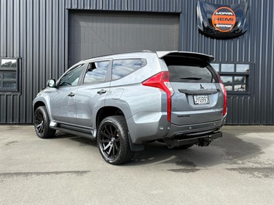 2016 Mitsubishi Pajero Sport - Thumbnail