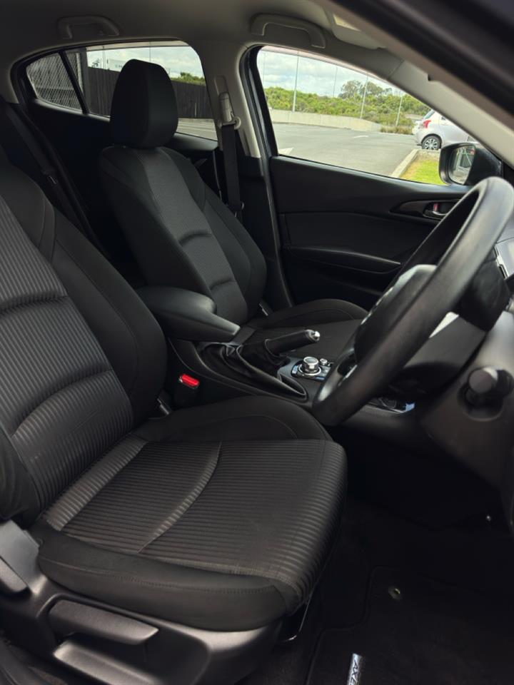 2013 Mazda Axela