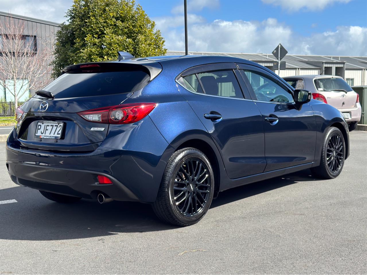 2013 Mazda Axela